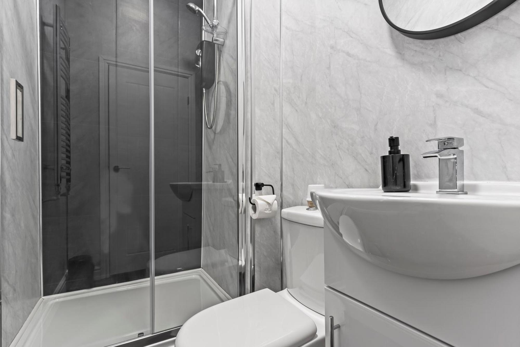 4 Bedroom, 2 Bath In Newcastle Town Centre Bagian luar foto